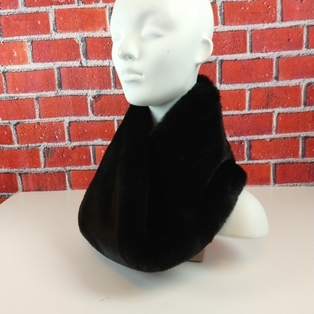 Faux fur Infinity scarf